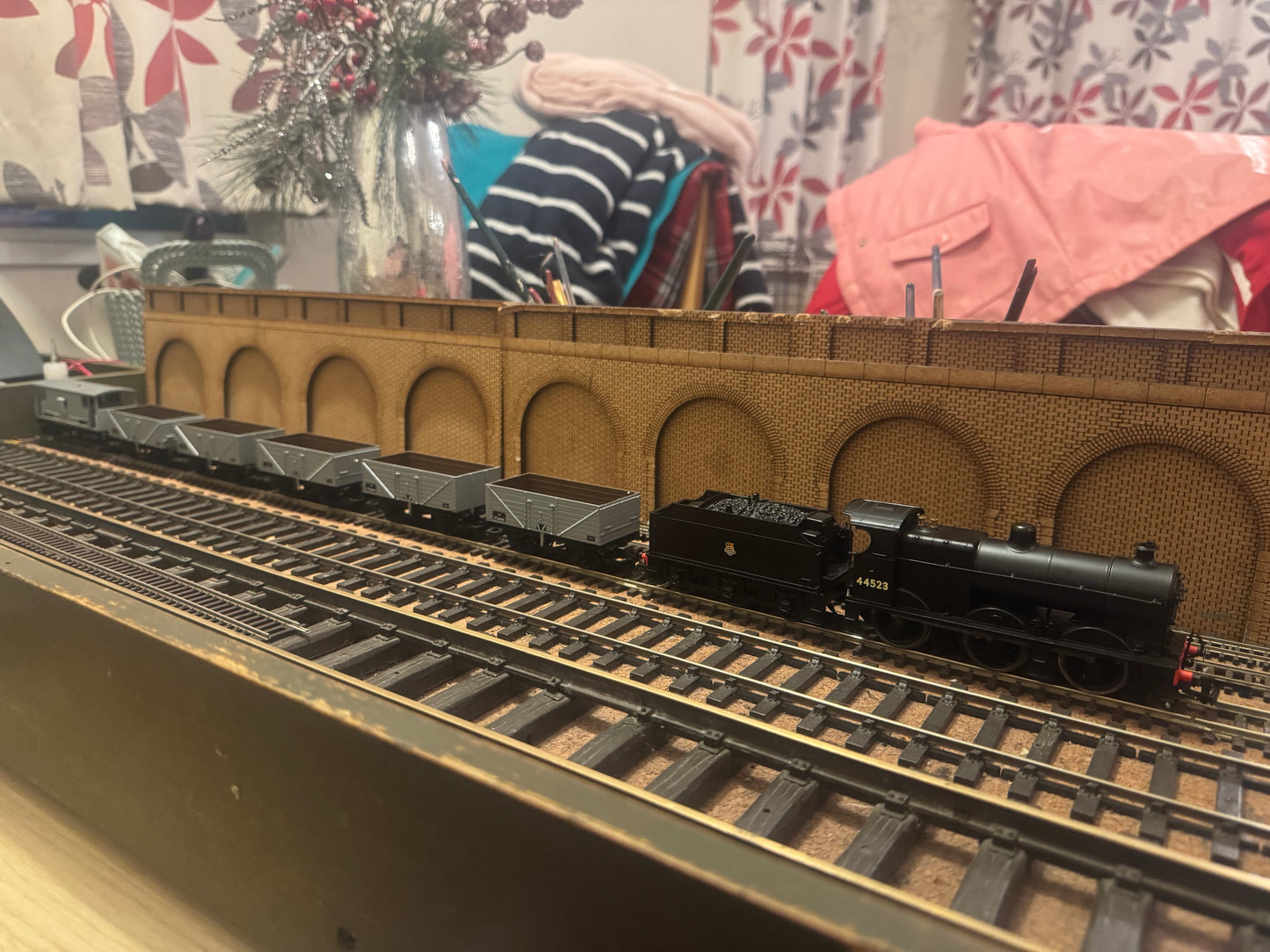 Hornby R2138 (OO) The Colliery Set. Limited Edition No.479 of 575