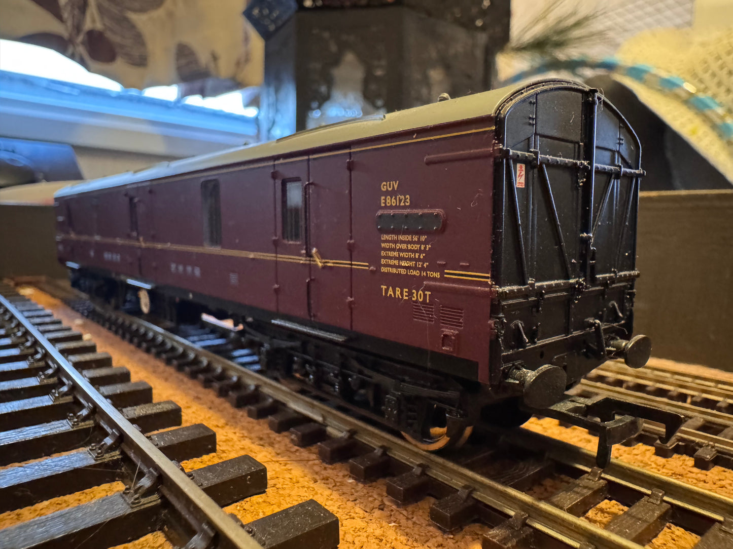 Bachmann 30-180 (OO) Station Pilot Starter Set. DCC Ready 