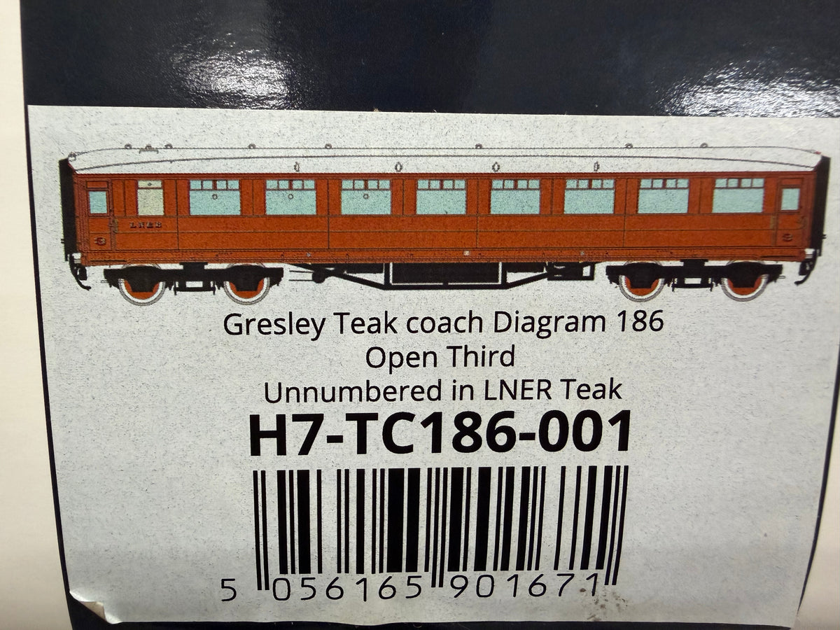 Hattons H7-TC186-001 (O Gauge) London North Eastern Railway ‘Gresley’ Diagram 186 Open Third in LNER Varnished Teak (Unnumbered) 