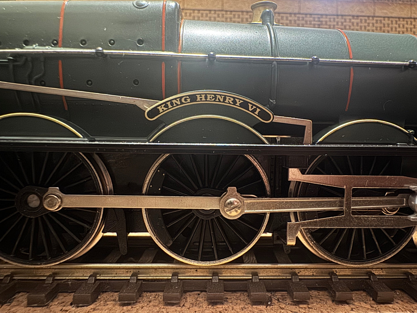 Hornby / Royal Doulton R650 (OO) ‘Regal Power’ Special Edition Collectors Set 
