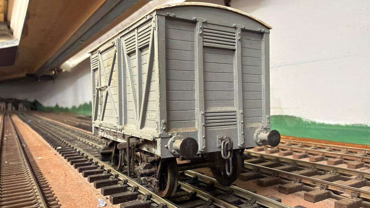 Slaters (O Gauge) Midland Railway 8T Van No.30177 in MR Grey 