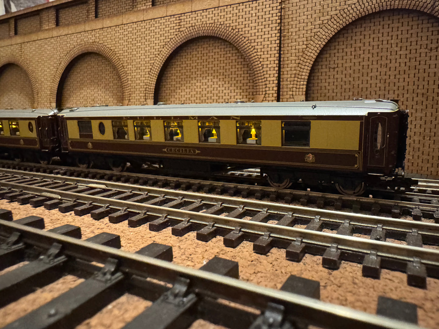 Hornby TT1001AM (TT120) The Scotsman, Starter Set. DCC Ready 