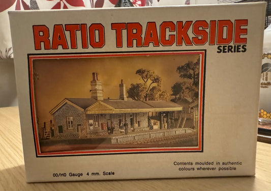 Ratio (OO / HO) Station Building Kit