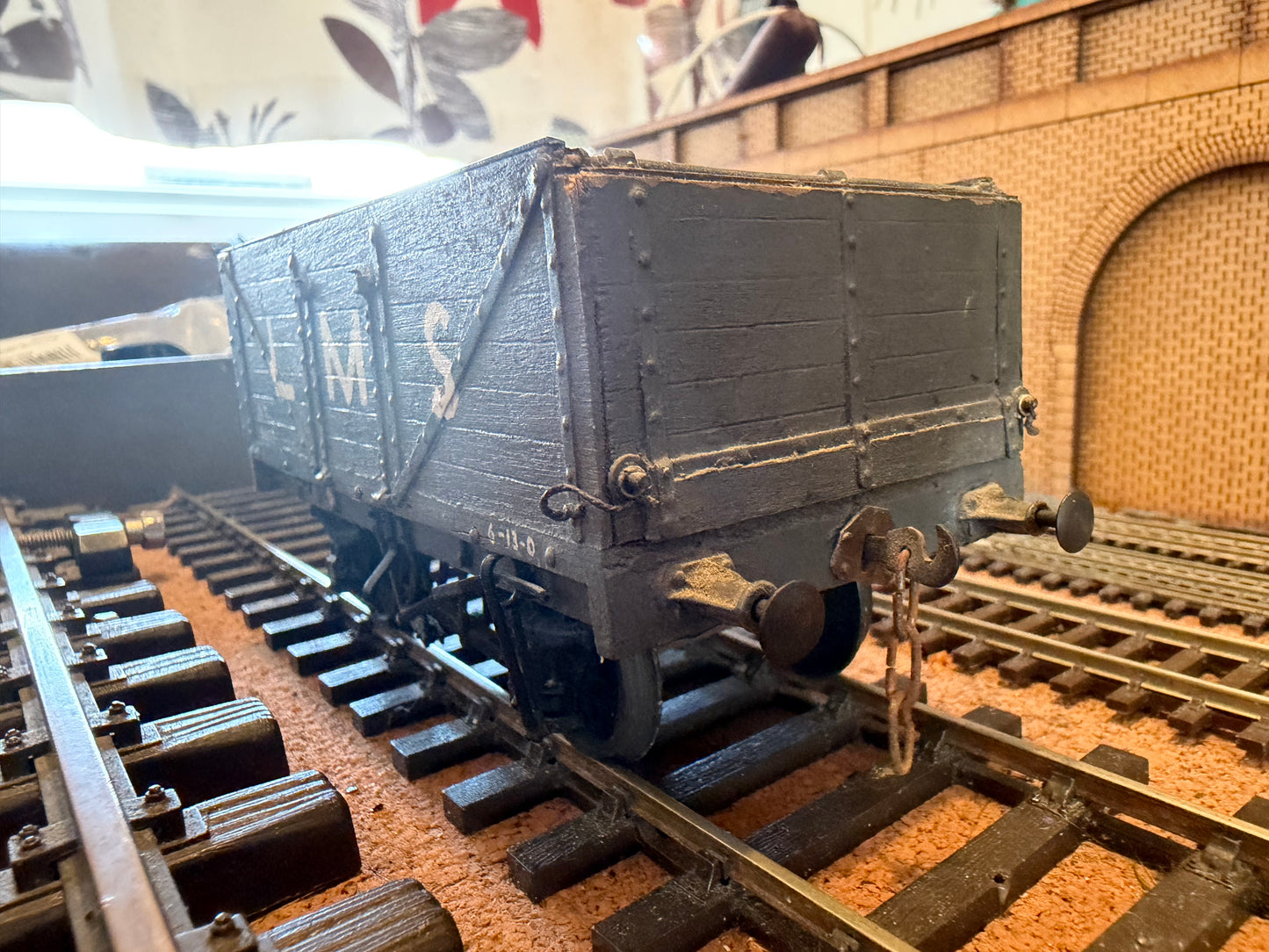 Scratch Built (O Gauge) London Midland & Scottish Railway 16T Severn Plank Tipper Wagon No.36117 in LMS Grey 