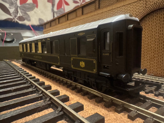 Hornby Railroad R4313 (OO) Pullman Class K Third Class Parlour Brake. 