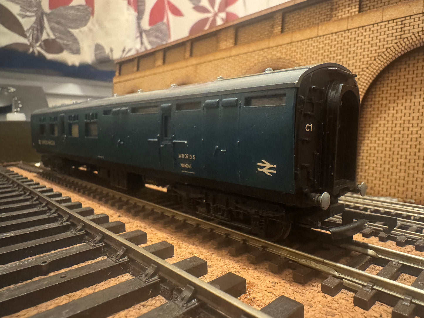 Hornby R746 (OO) Ex LNER Thompson Brake 3rd, conversion to NEA(DH) Van in BR express parcels livery. 