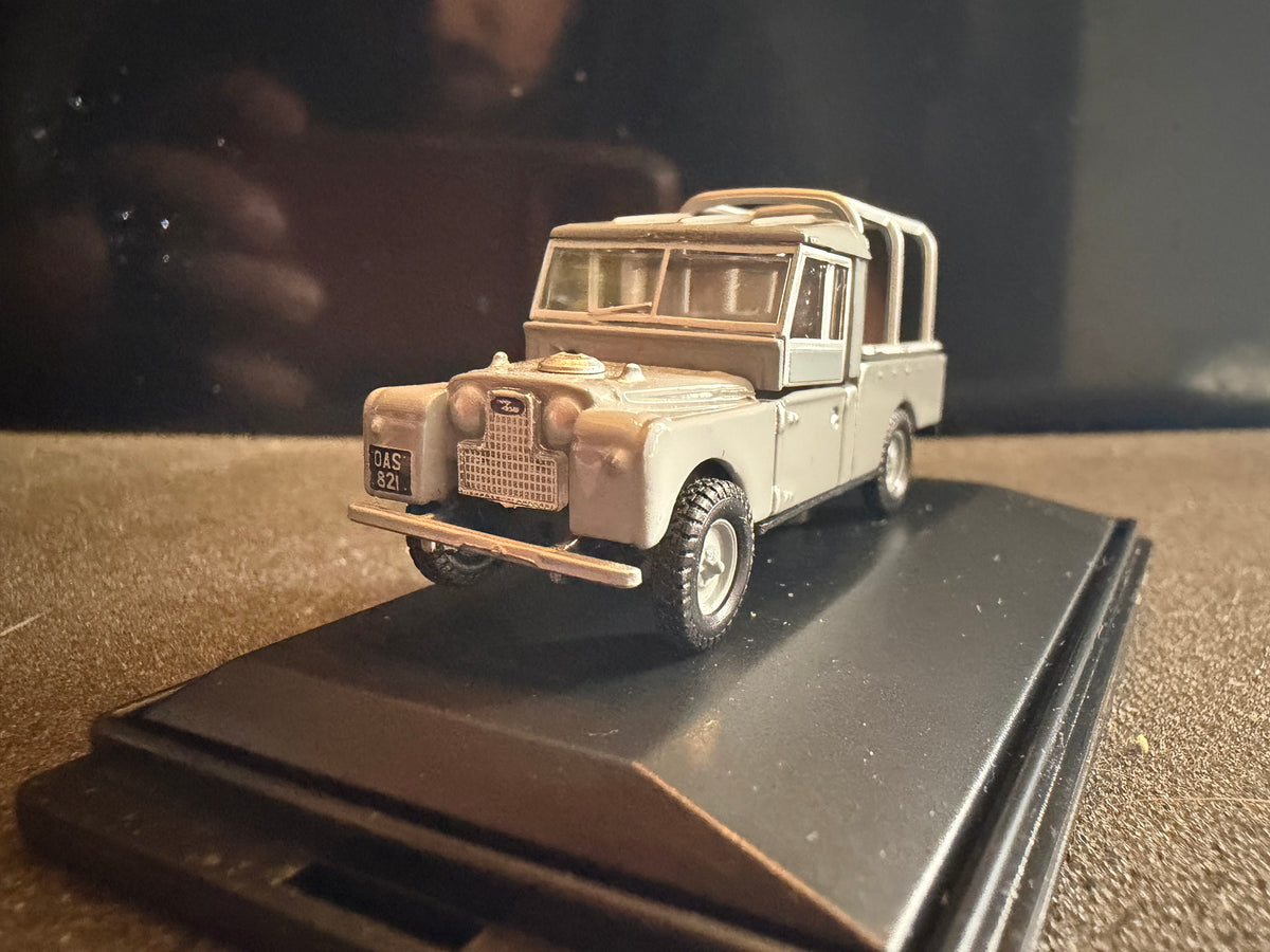 Oxford Diecast 76LAN1109001 (1:76 / OO) Land Rover Series One, Long Wheel-base 