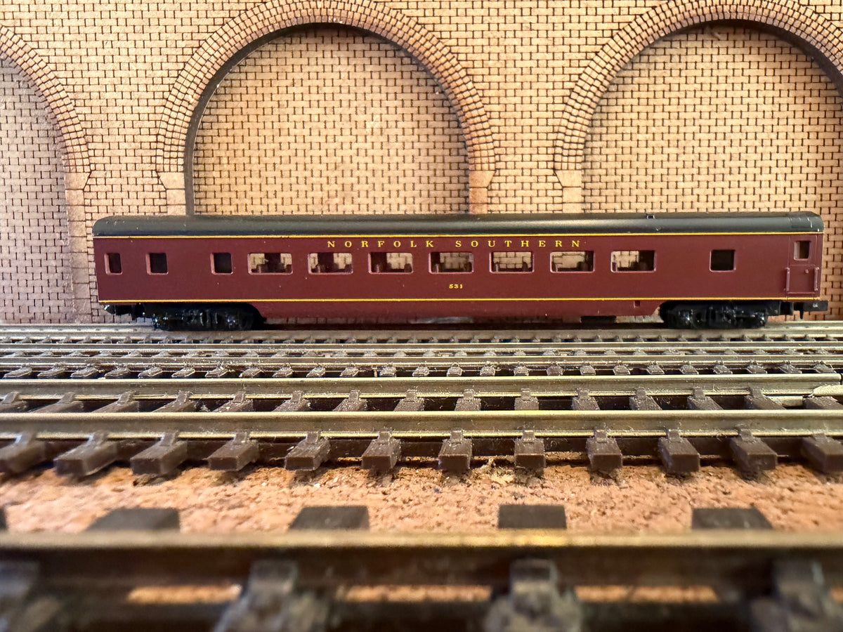 Con-Cor #000104002A (N Scale) Norfolk Southern Railroad 85ft Coach No.531 in NS Lined Maroon 