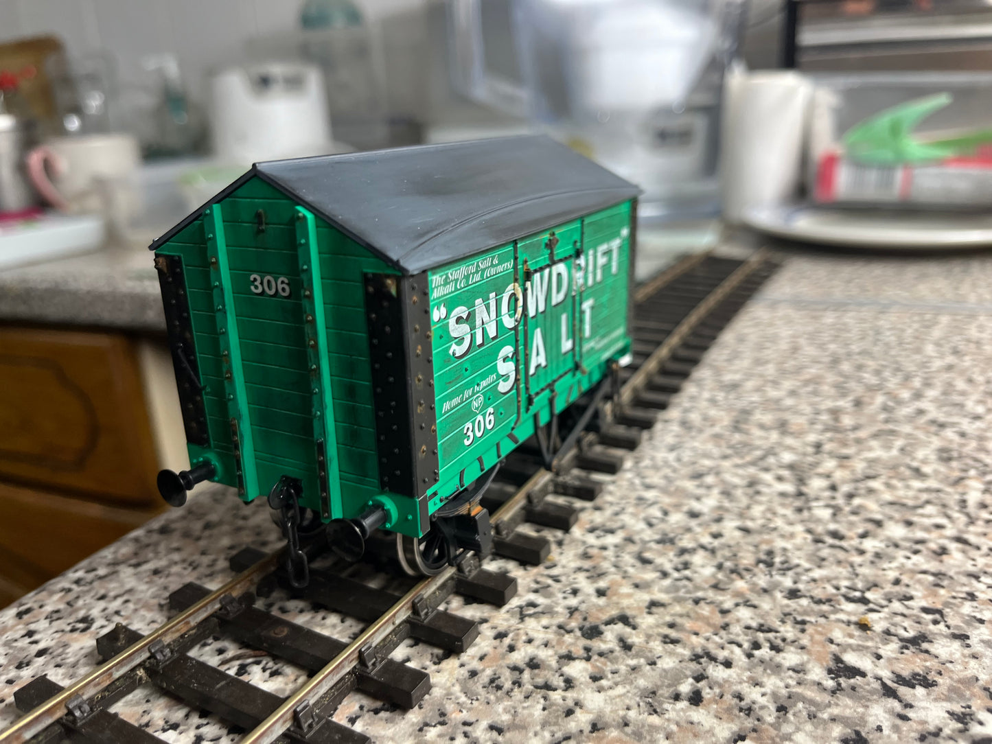 Dapol (O Gauge) Snowdrift Salt, Converted Roofed Private owner 8 plank wagon (lightly weathered)
