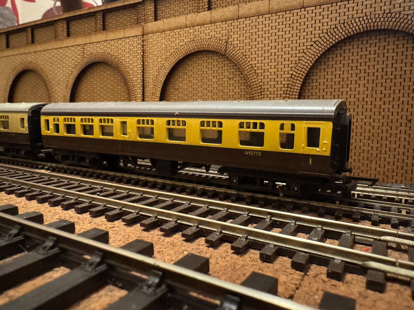 Tri-ang (TT) British Railways, Western Region MK1 Bundle in BR WR Chocolate and Cream.