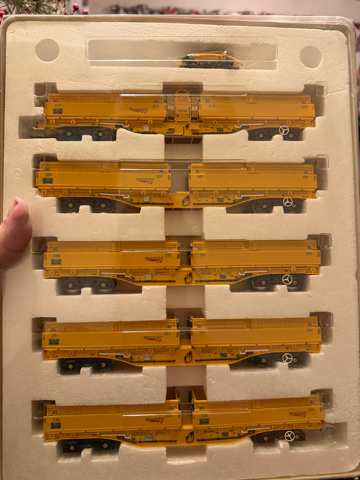 Dapol B859A MRA Side Tippers 5 car set in Network Rail Yellow