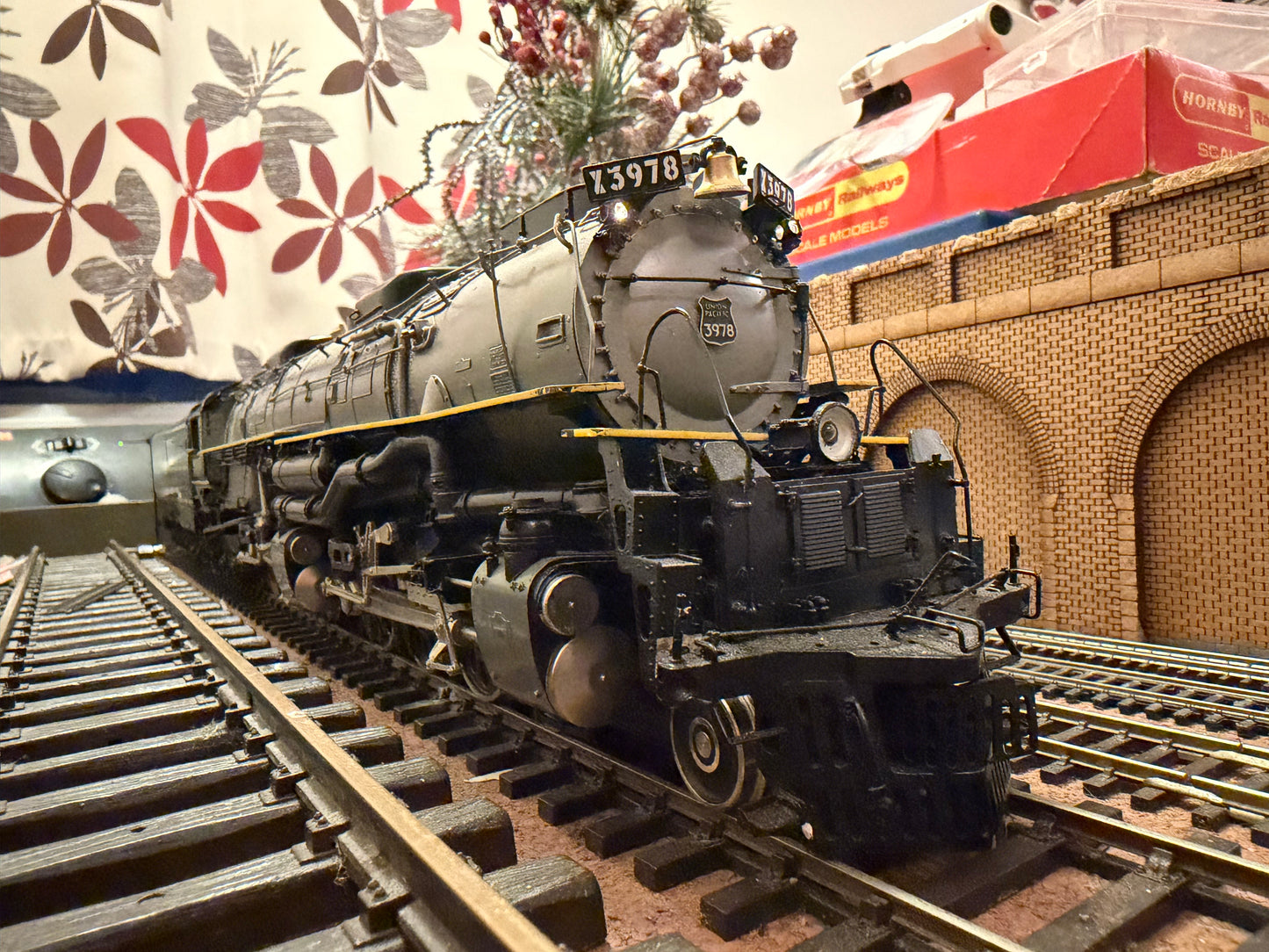 Key Imports / Samhongsa (O Gauge) Union Pacific Railroad, Oil Fired Challenger Class No.3978 in Late Union Pacific Two-Tone Grey. Limited Edition 
