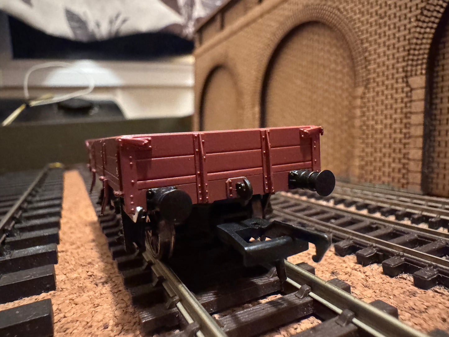 Rapido 928007 (OO) Ex SECR Two Plank Open Ballast Wagon No.62466 in Southern Railway post 1936 Red Oxide. 