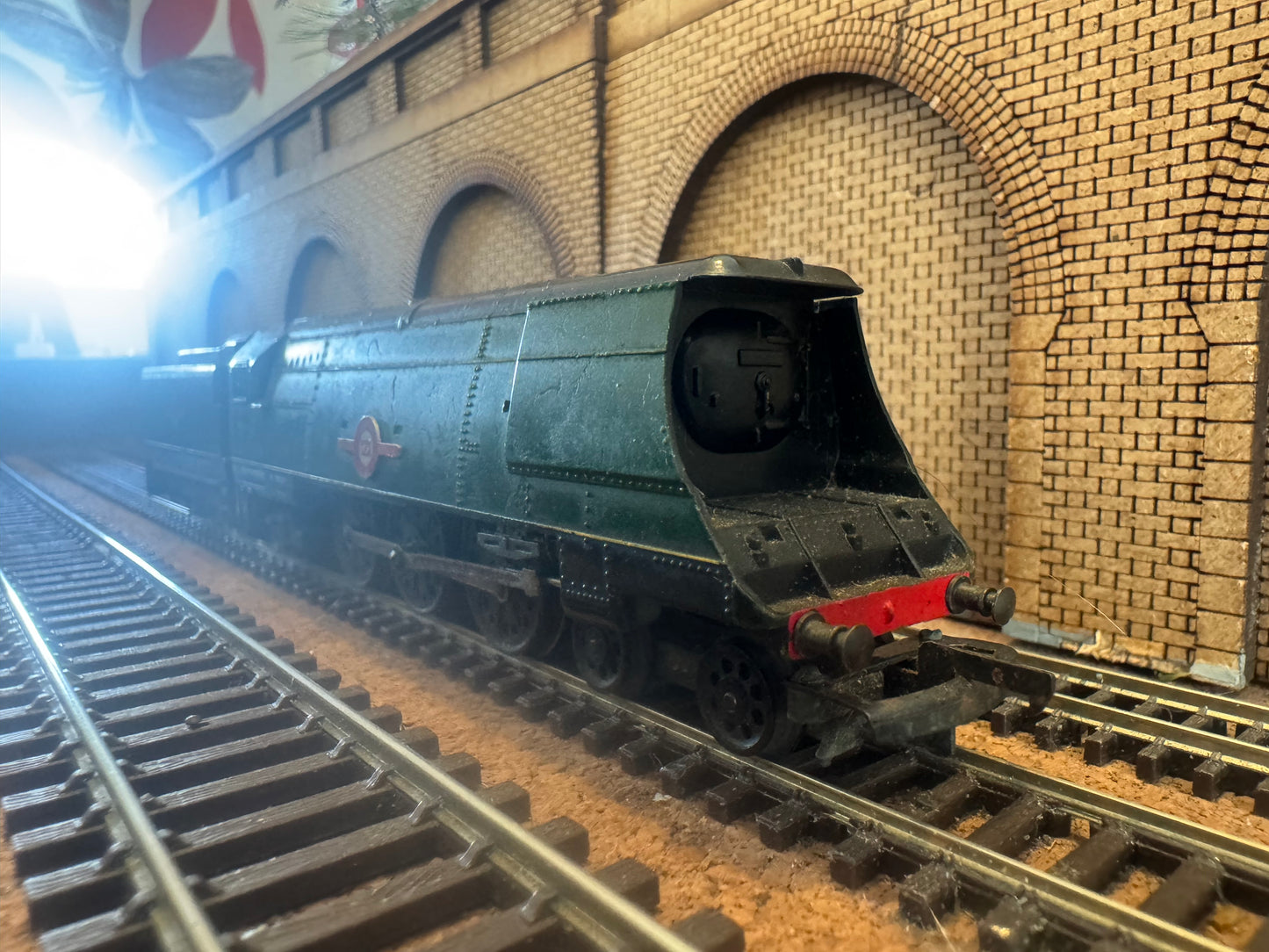 Tri-ang T.93 / T.94 (TT) Ex SR, Un-rebuilt Merchant Navy No.35028 “Clan Line” in British Railways Lined Passenger Green 