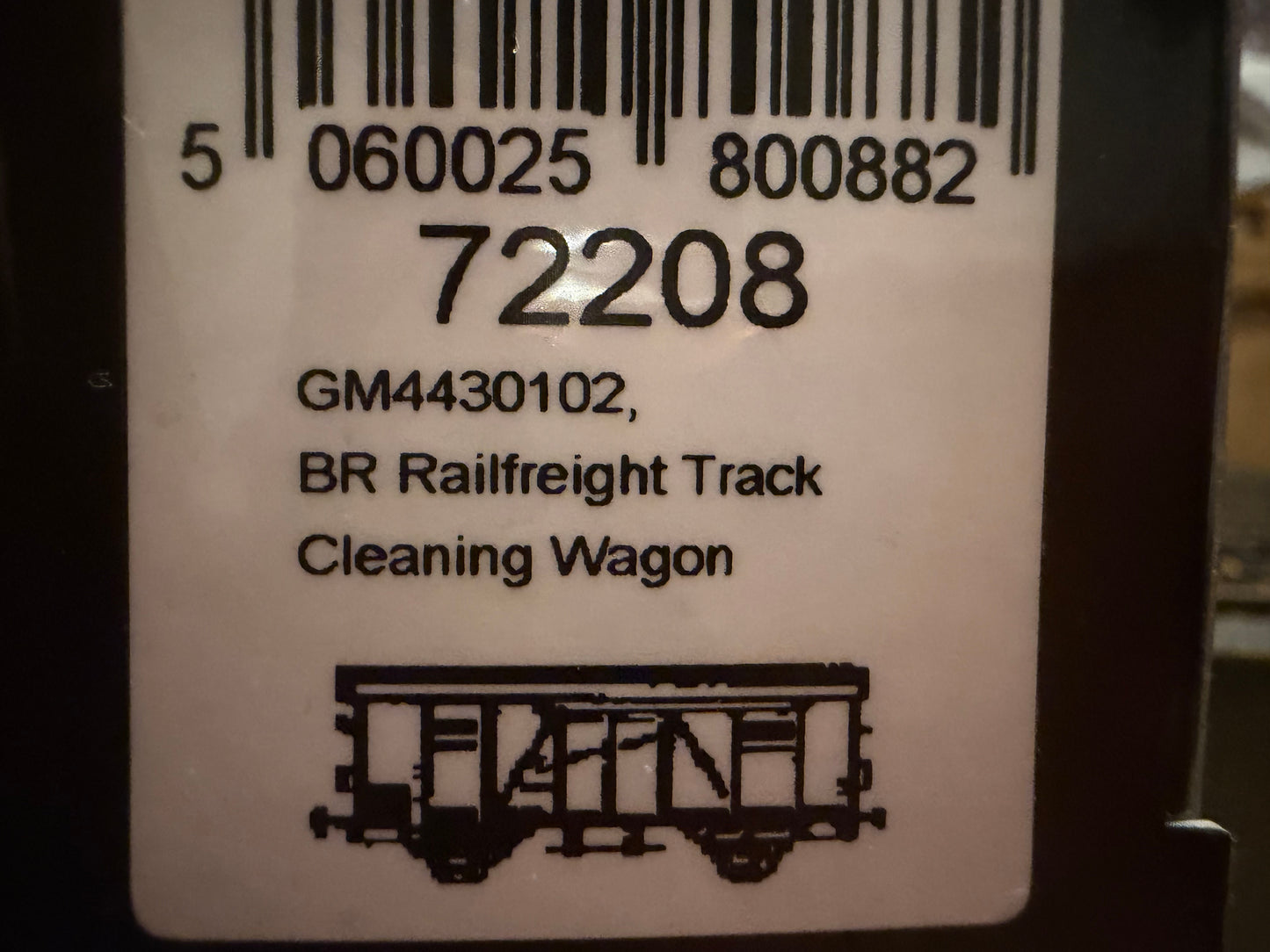 Gaugemaster / Piko 72208 (HO / OO) Track Cleaning Wagon. 