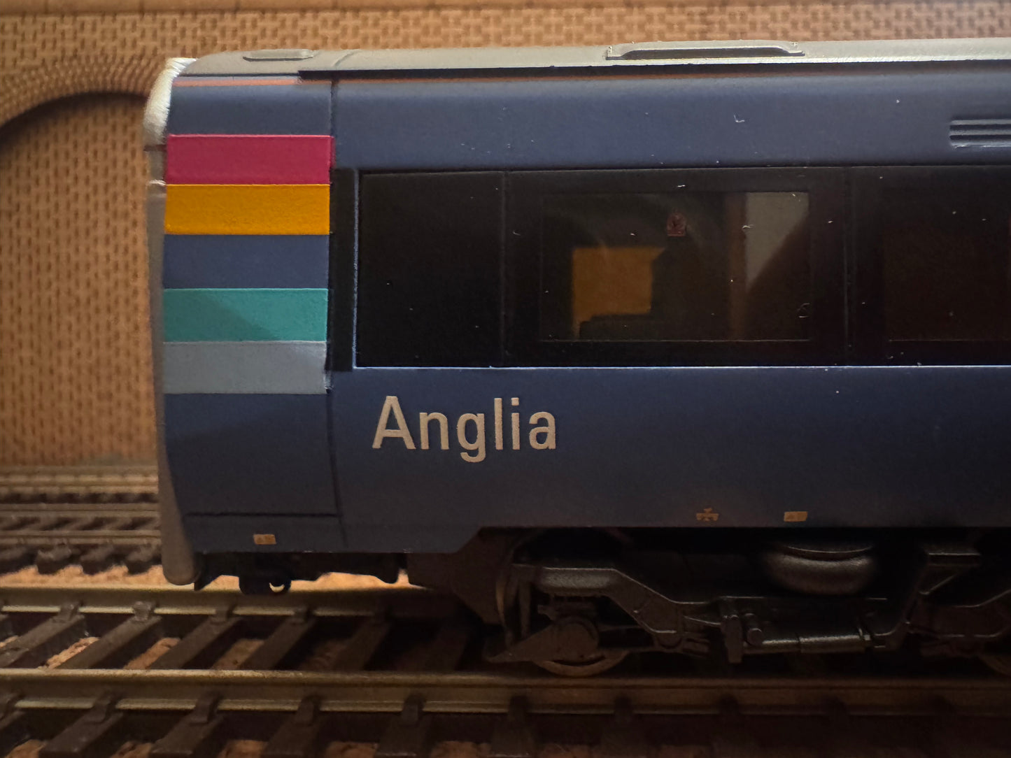 Bachmann 32-464 (OO) Adtranz / Bombardier Three Car Class 170 ‘Turbostar’ No.170202 in National Express’s ‘One Anglia’ livery.