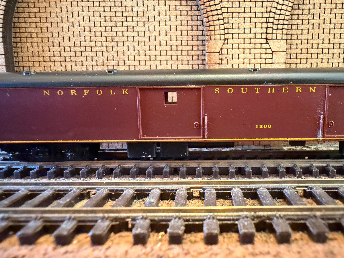 Con-Cor #0001-04082A (N Scale) Norfolk Southern Railroad, 85ft Baggage Car No.1306 