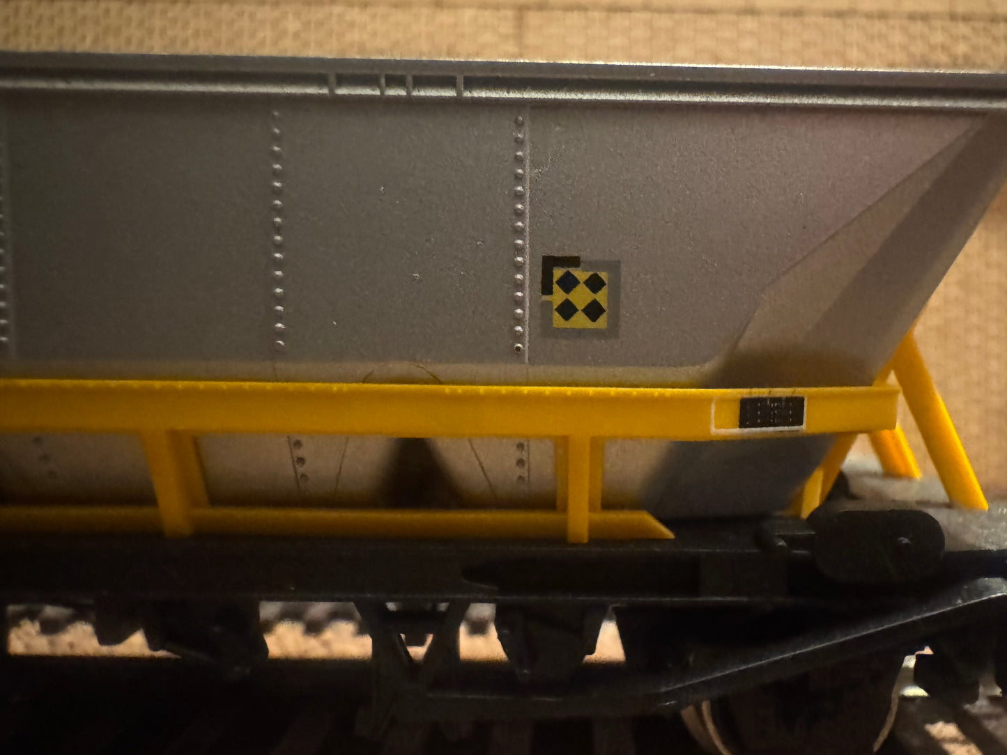 Hornby R.033 (OO) British Rail, Merry-Go-Round HHA Hopper Wagon No.350897 in BR Railfreight Coal Sector livery with real coal load. 