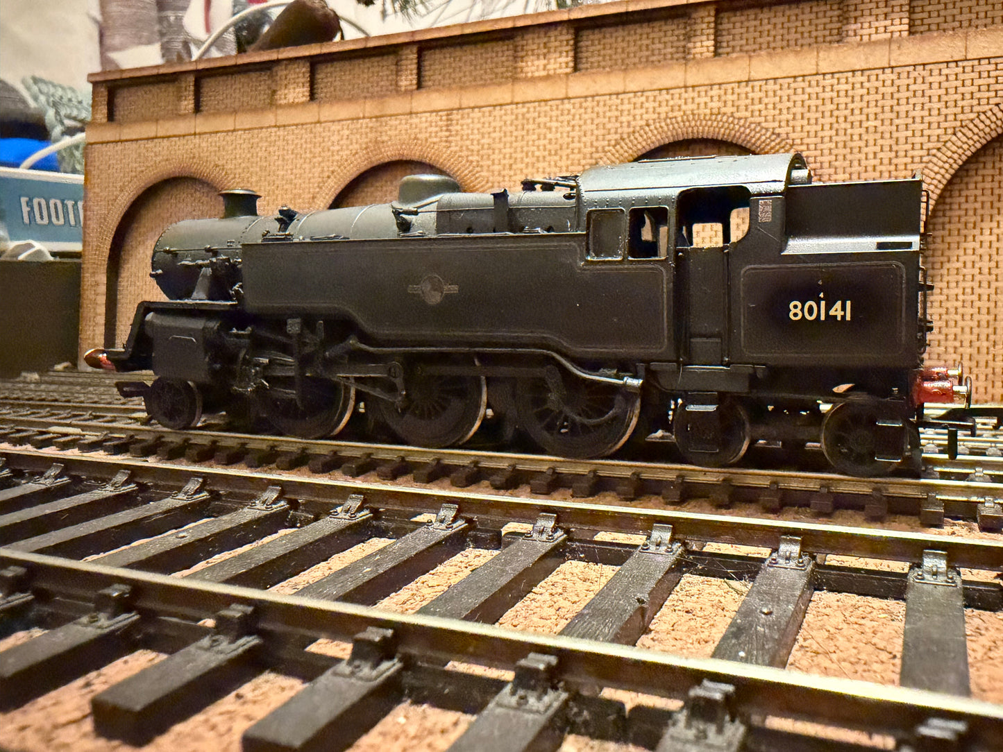 Bachmann 32-358 (OO) British Railways Standard 4MT Tank No.80141 in Weathered BR black. 