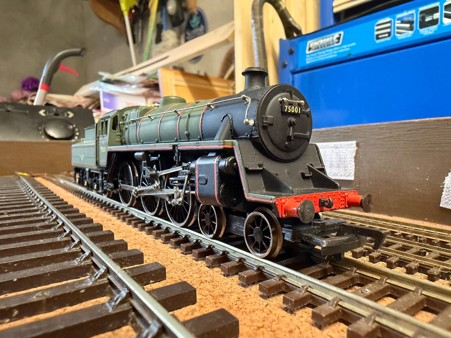 Mainline 37-053 (OO) British Railways Standard Class 4MT 4-6-0 No.75001 in BR Western Region Lined Green