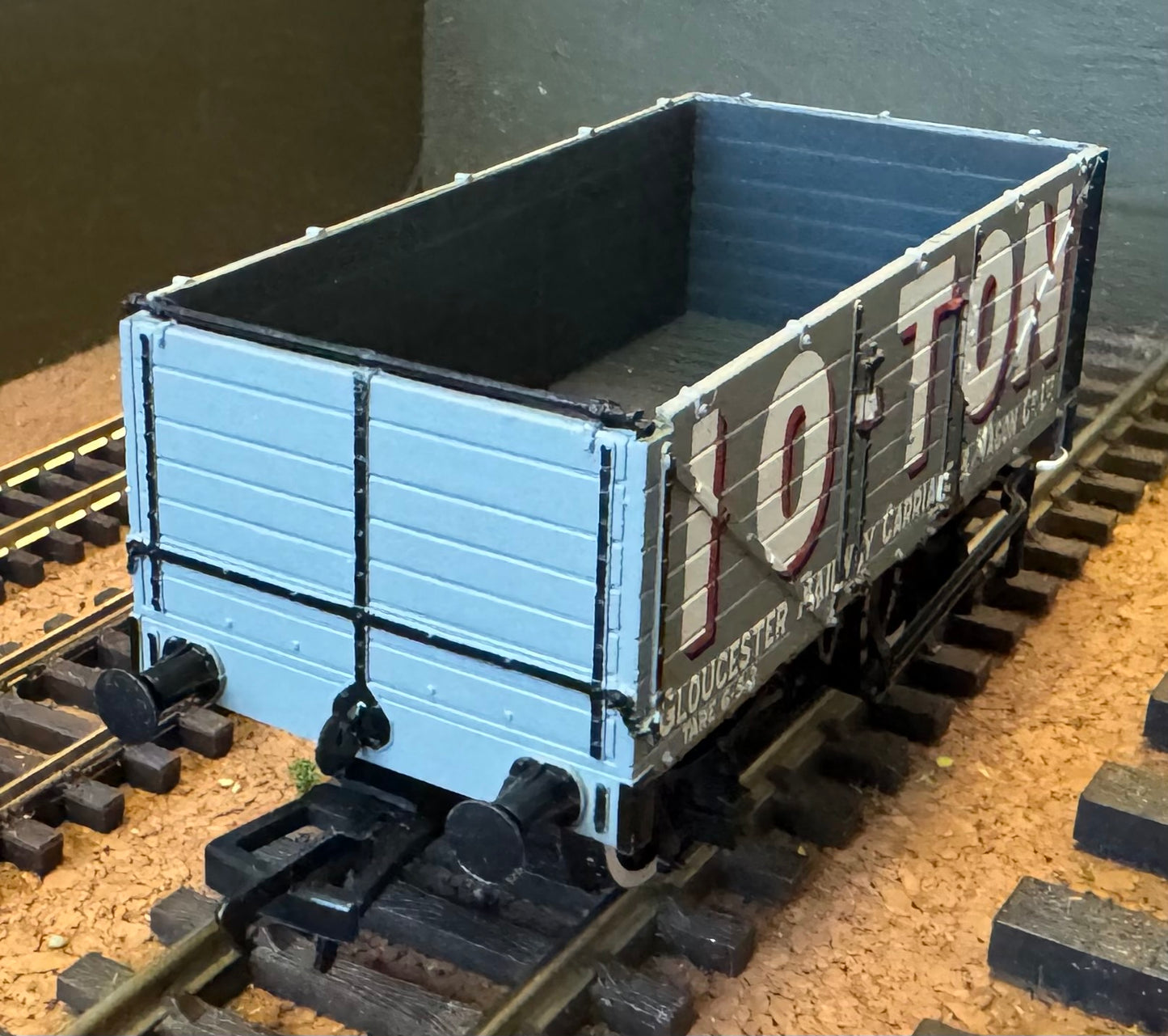 Bachmann (OO) Gloucester Railway Carriage & Wagon Company Ltd, 10-Ton, 7 plank open wagon, in GRC&WC Works Advertising Livery.