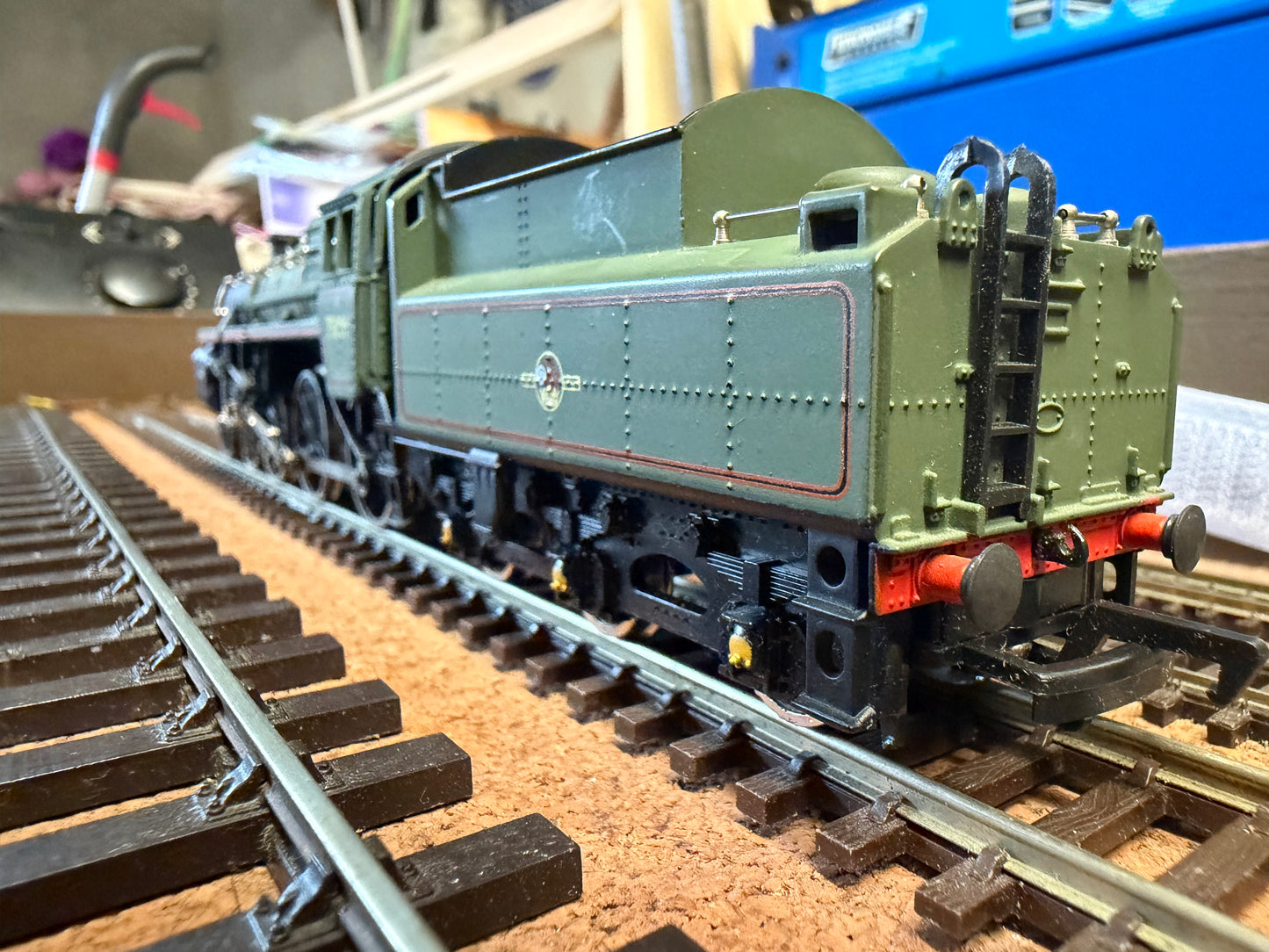 Mainline 37-053 (OO) British Railways Standard Class 4MT 4-6-0 No.75001 in BR Western Region Lined Green