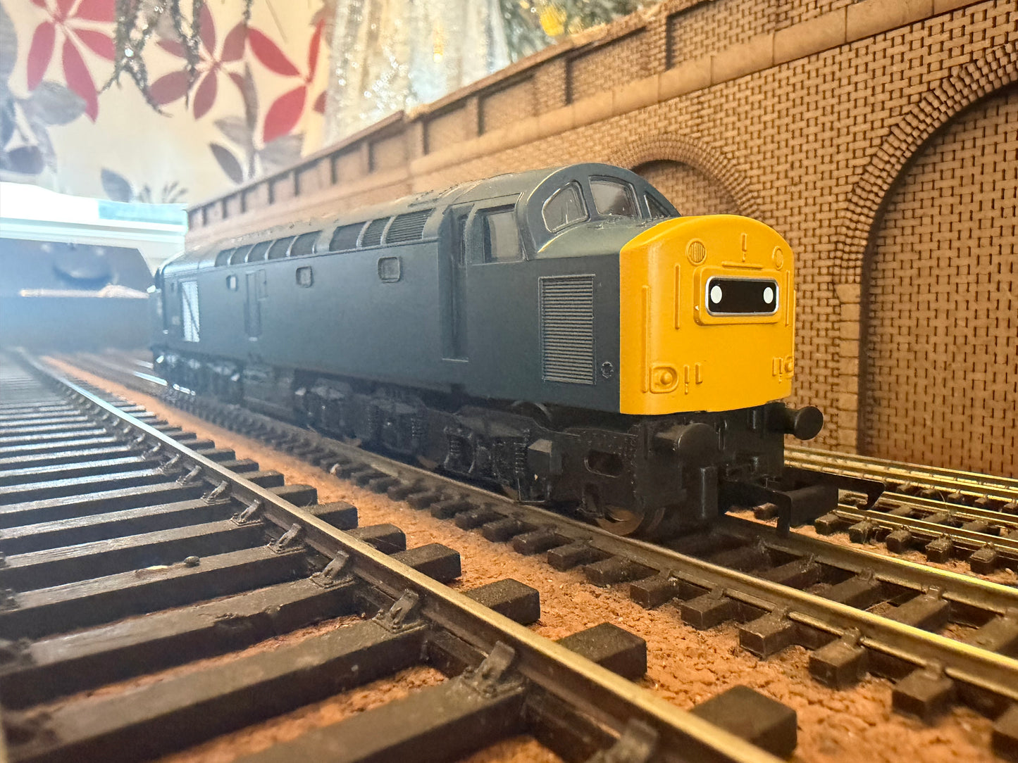 Hornby Railroad R2938 (OO) British Railways, Class 40 No.40152 in British Rail Blue. DCC Ready