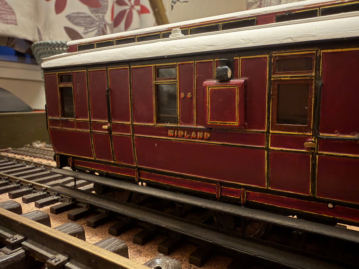 Midland Carriage Works J132 (O Gauge) Midland Railway Diagram 530, Six-wheeled Clerestory Roof Full Brake No.56 in Late Midland Railway Limed Crimson Lake. 