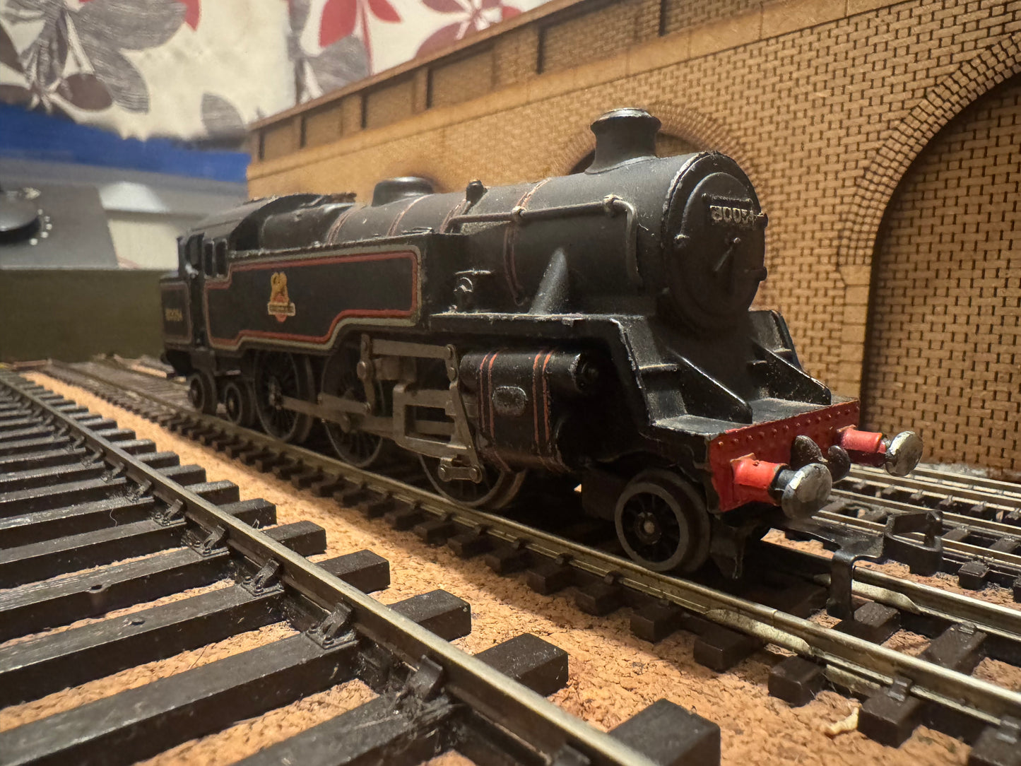 Hornby Dublo EDP13 (OO) 2-6-4 Tank Passenger Set, BR