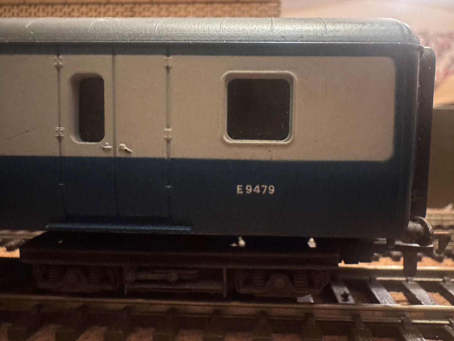 Airfix 54200 (OO) British Rail MK2D Brake Second Open No.E9479 in British Rail Blue Grey 