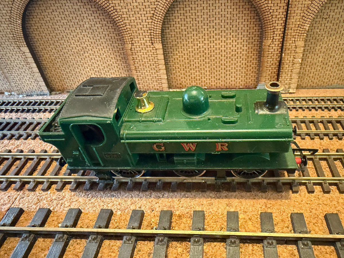 Tri-ang Hornby R.51S (OO) Great Western Railway 57xx Pannier Tank No.8751 in late GWR Unlined Green 