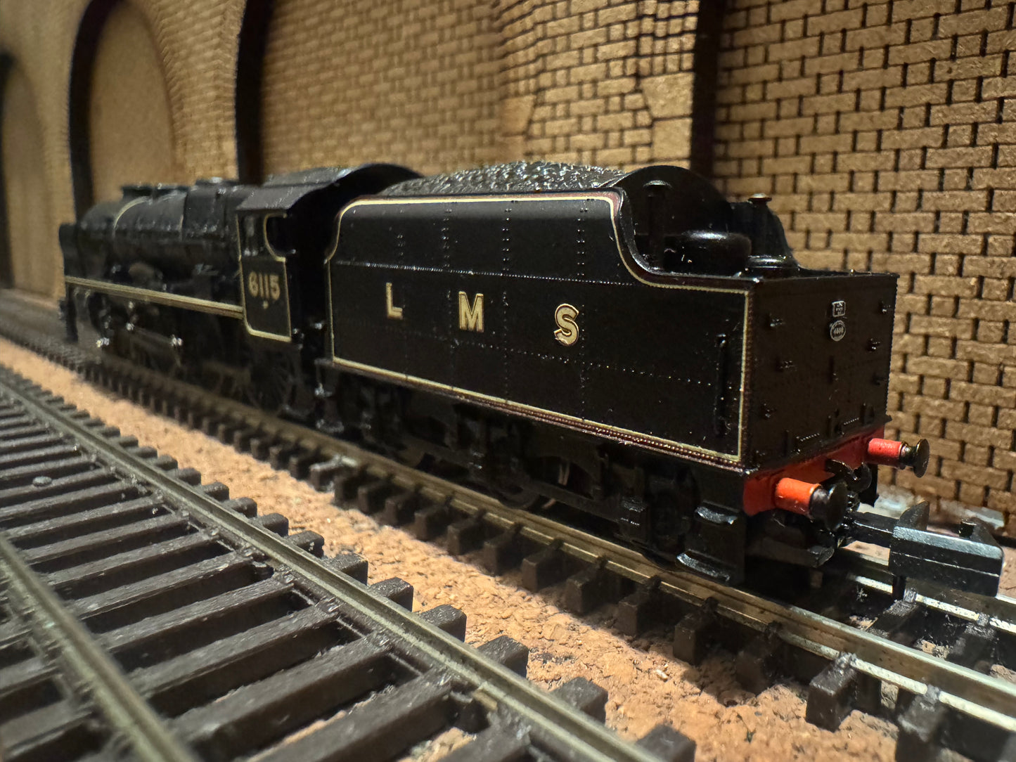 Graham Farish 372-577 (N Gauge) London Midland & Scottish Railway, 6P ‘Rebuilt Royal Scot’ No.6115 “Scots Guardsman” in Post War LMS Lined Black. (Shed Code 5A, Crewe North Shed) DCC Ready