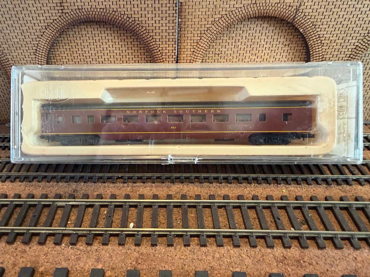 Con-Cor #000104002A (N Scale) Norfolk Southern Railroad 85ft Coach No.531 in NS Lined Maroon 