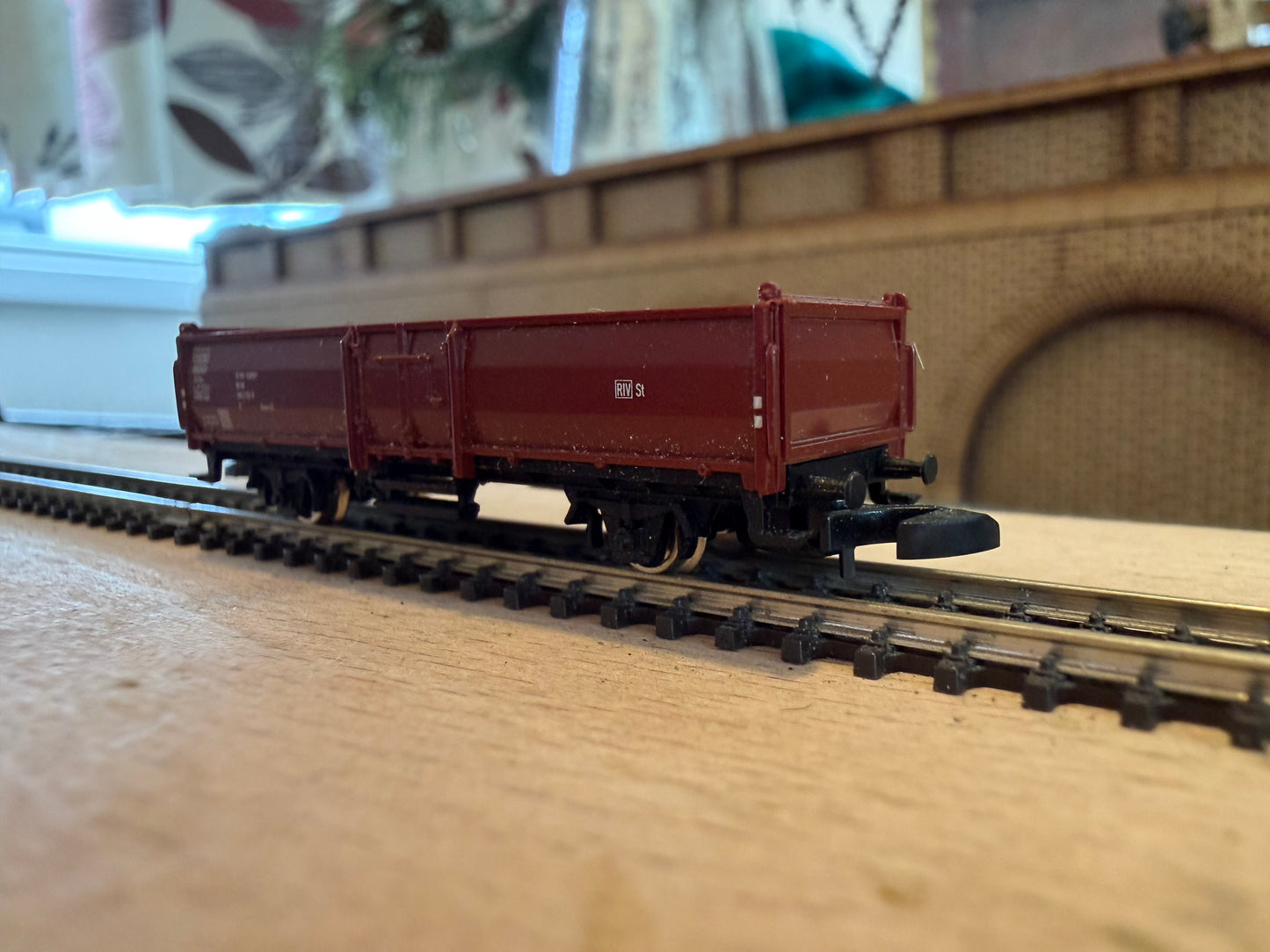 Marklin 8622 (Z) Deutsche Bahn High-Sided Euro-P Steel Open Wagon No. 504 2732-9 in DB Red 