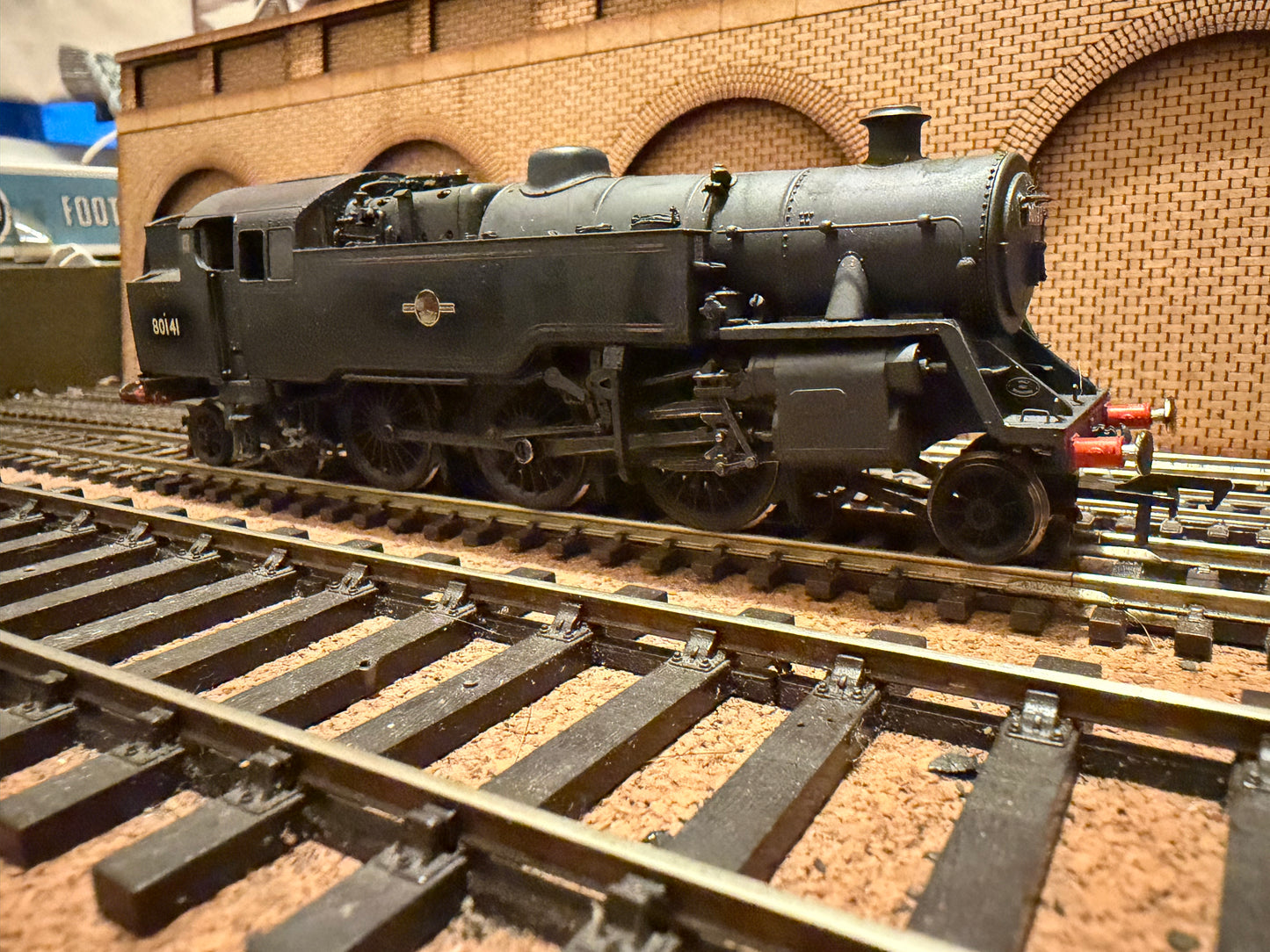 Bachmann 32-358 (OO) British Railways Standard 4MT Tank No.80141 in Weathered BR black. 