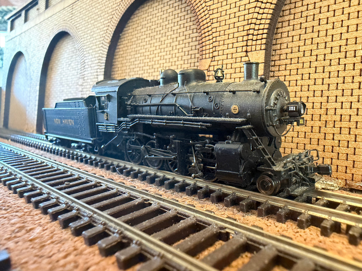 Bachmann Spectrum 81174 (N Scale) Baldwin 2-8-0 Consolidation No.151 with medium tender in New York, New Haven & Hartford Livery. DCC Ready 