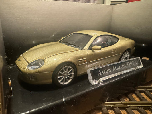 Cararama (O Scale / 1:43) Aston Martin DB7 in Gold.