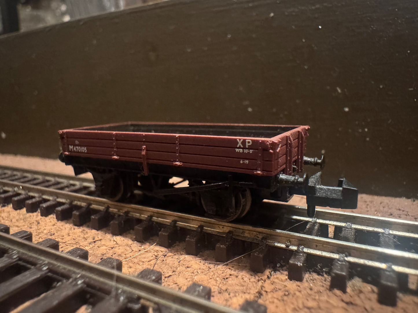 Graham Farish 377-501A (N Gauge) British Railways 12Ton Three Plank Open Wagon No.470105 in BR Bauxite 