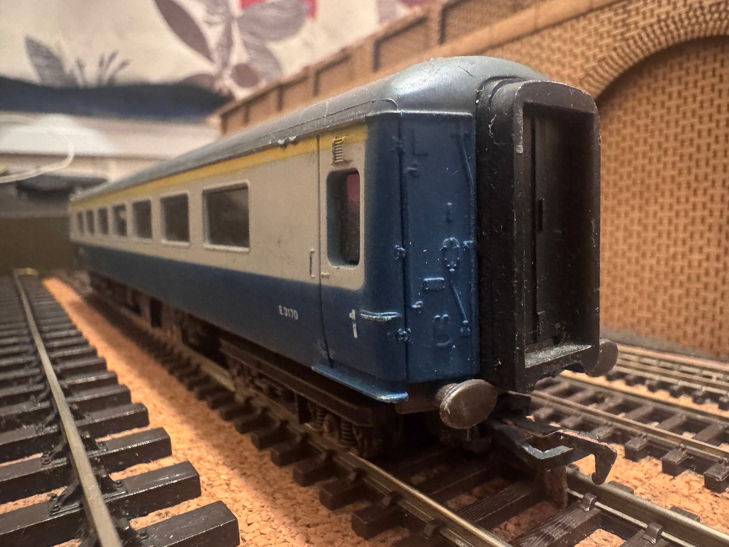 Airfix 54201 (OO) British Rail MK2D First Open No.E3170 in British Rail Blue Grey 