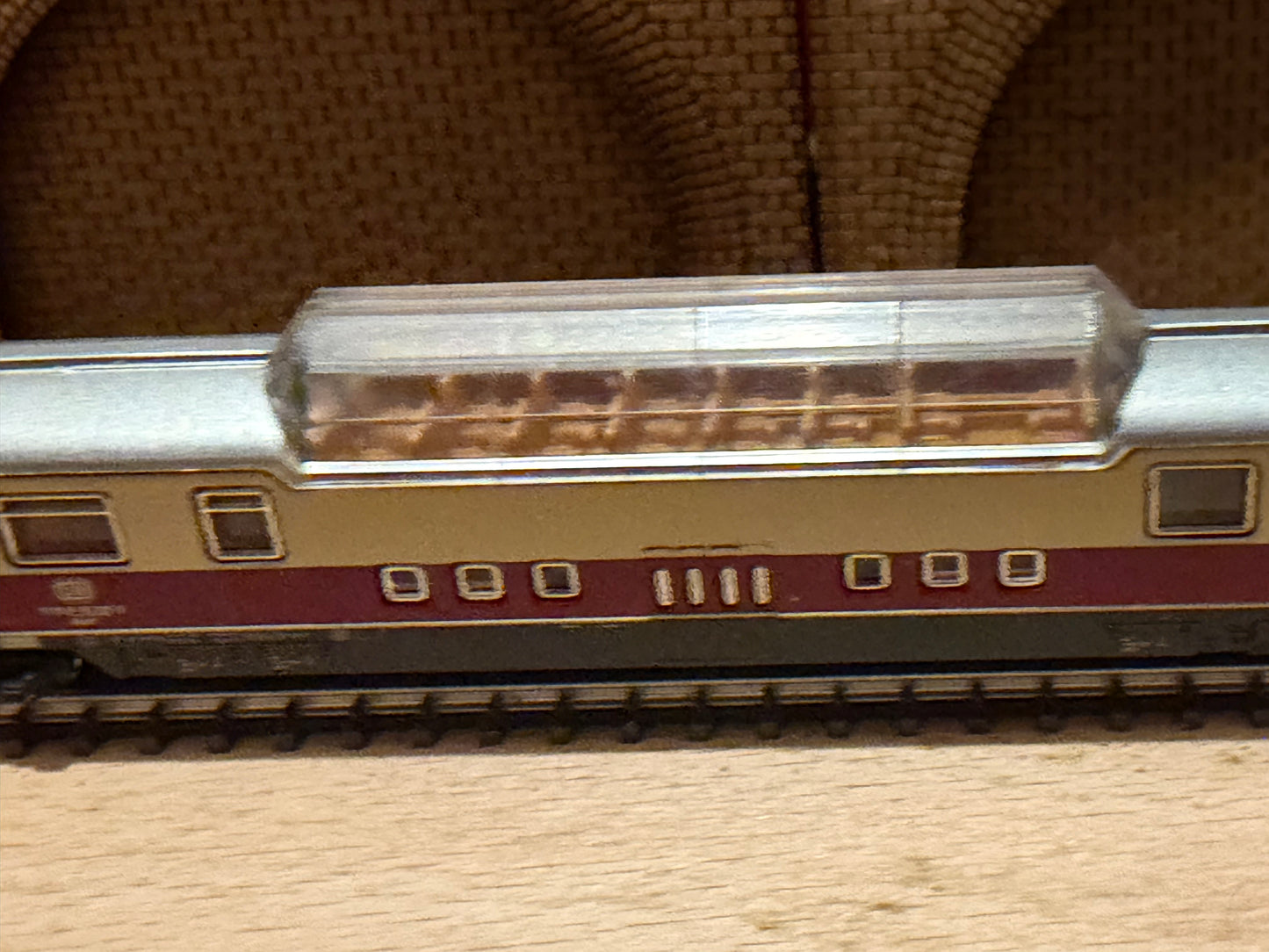 Marklin Mini Club 3738 (Z) Deutsche Bahn Tee First Class Top Deck observation car No.61 80 81-80 005-3 in DB Red and Cream.