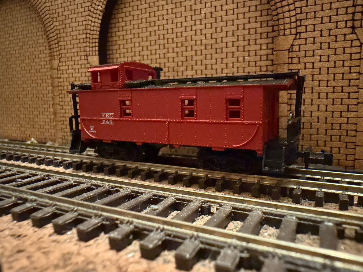 Life-Like Trains 7720 (N Scale) Florida East Coast Railroad Caboose No.745 