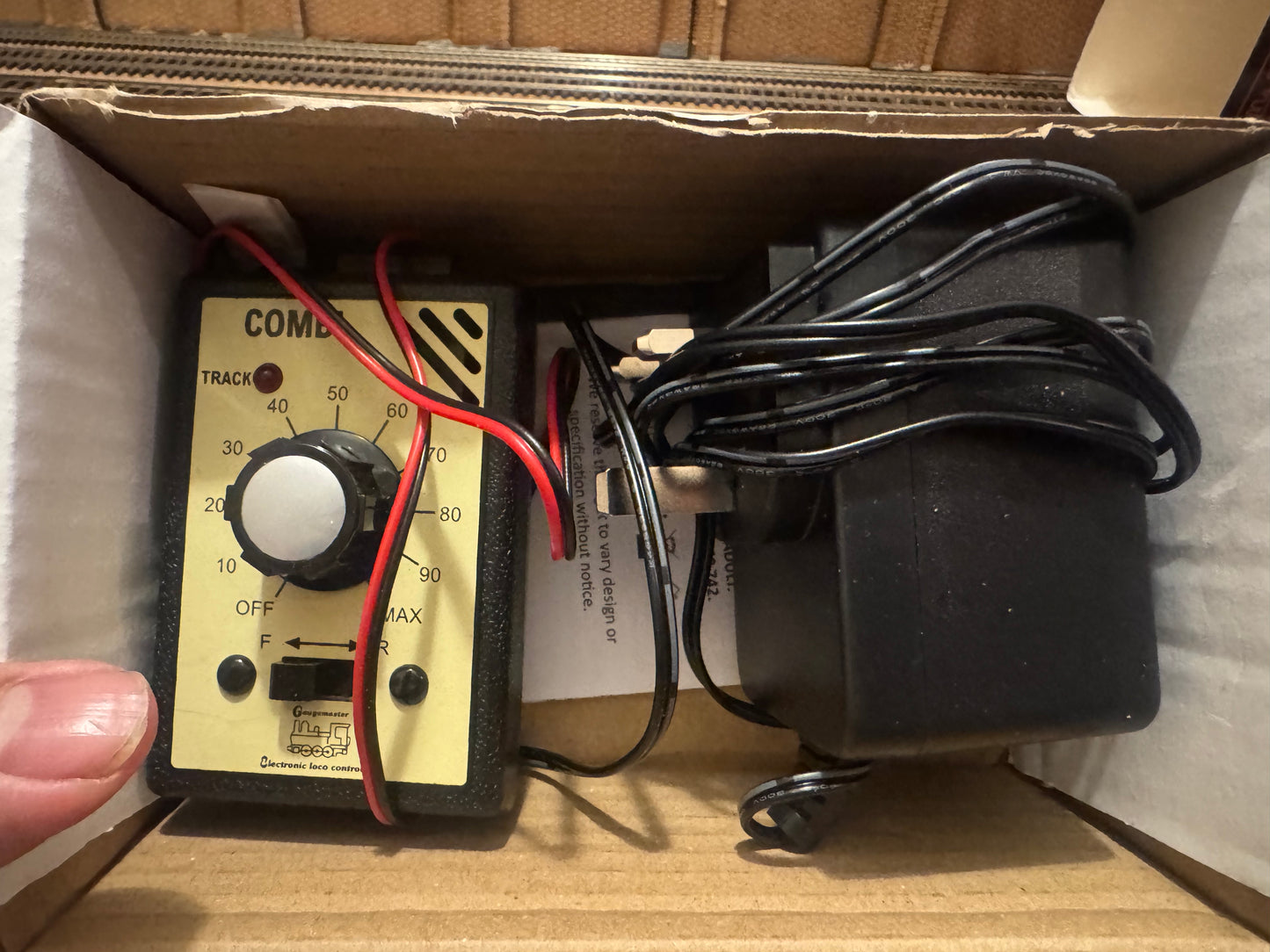 Gaugemaster GMC-Combi (Z to O Gauge) Combi Single Track Controller with Plug in Transformer. 