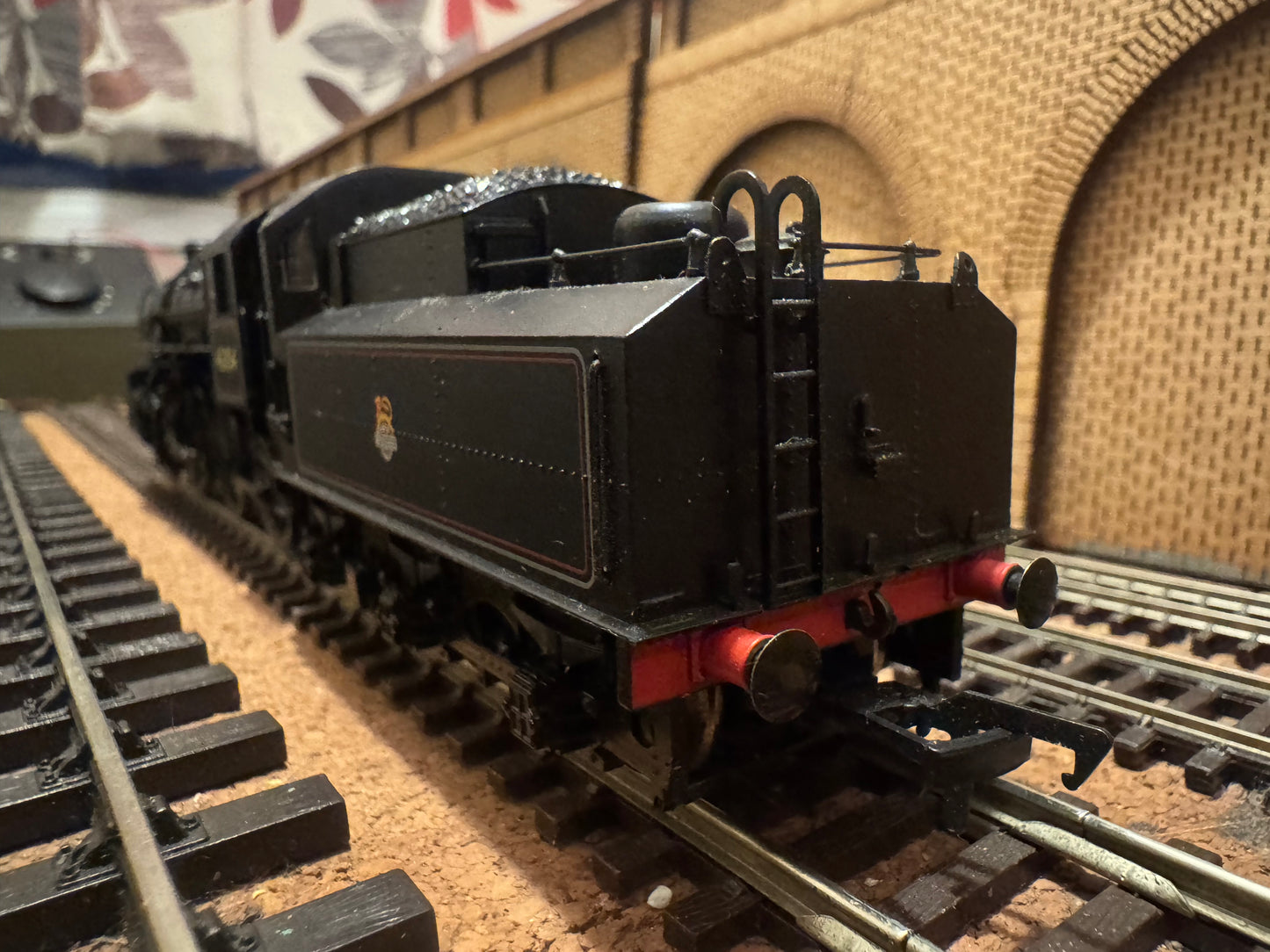 Bachmann 32-586DC (OO) British Railways [LMS] Ivatt 4MT ‘Fargo’ No.43154 with Whittaker Tablet Catcher in BR Lined Black. DCC Fitted. (Shed Code 32G, Melton Constable Depot) 
