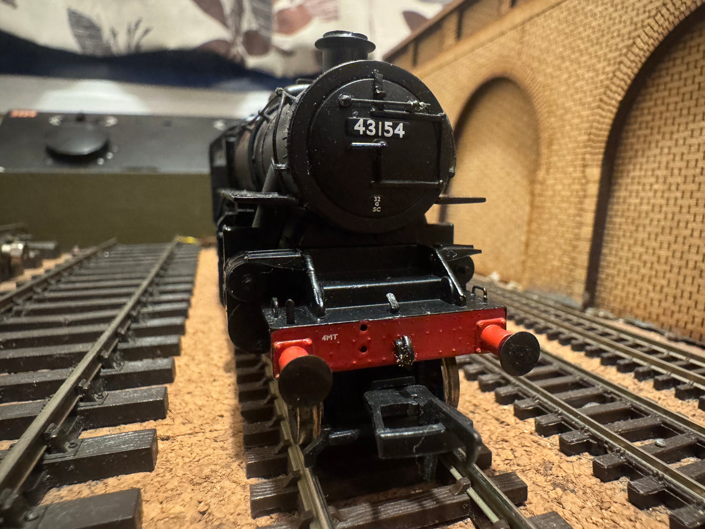 Bachmann 32-586DC (OO) British Railways [LMS] Ivatt 4MT ‘Fargo’ No.43154 with Whittaker Tablet Catcher in BR Lined Black. DCC Fitted. (Shed Code 32G, Melton Constable Depot) 
