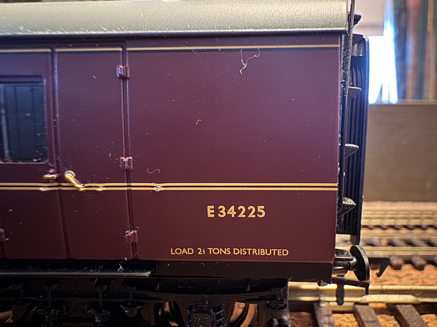 Bachmann 30-180 (OO) Station Pilot Starter Set. DCC Ready 