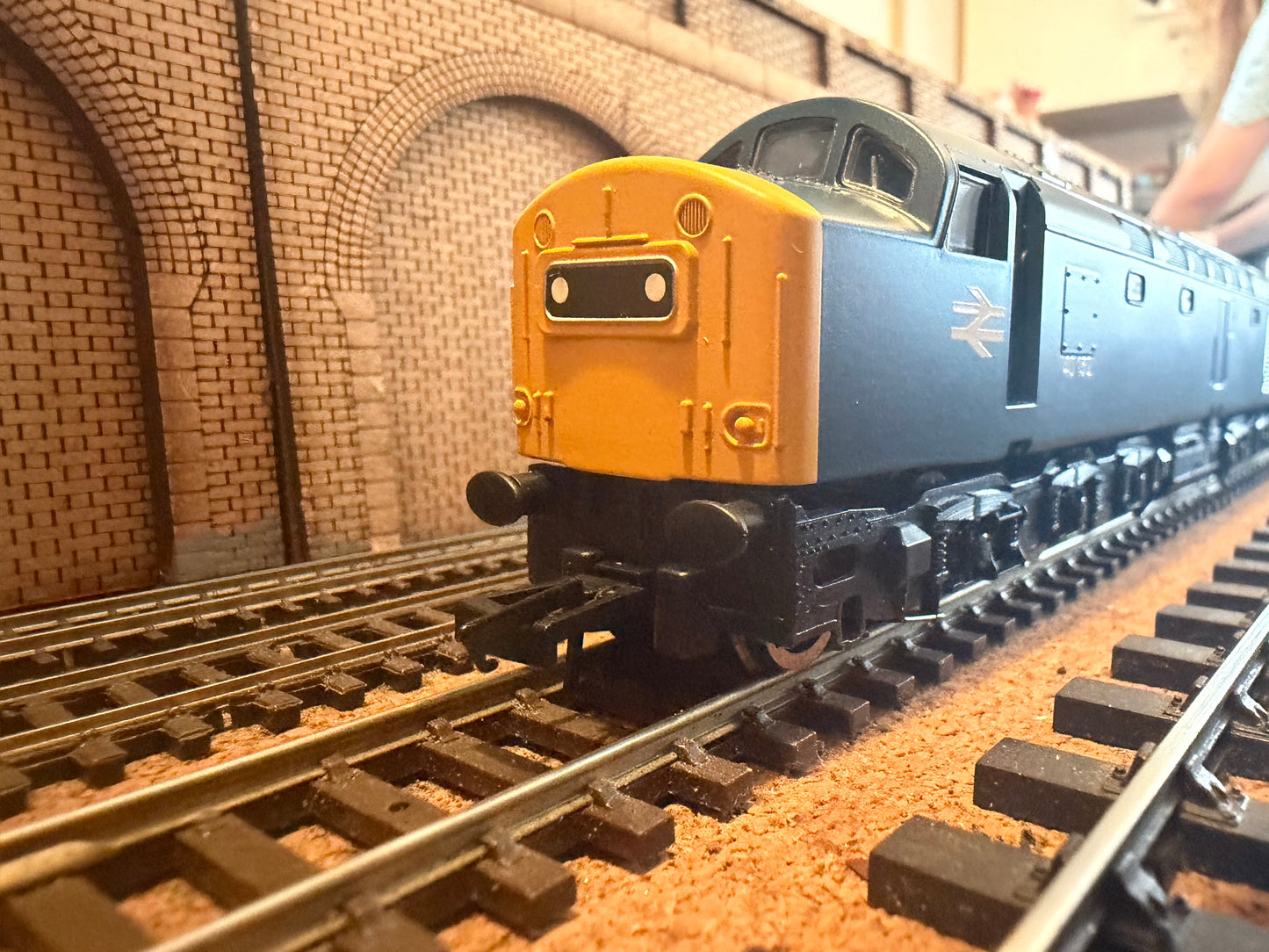 Hornby Railroad R2938 (OO) British Railways, Class 40 No.40152 in British Rail Blue. DCC Ready