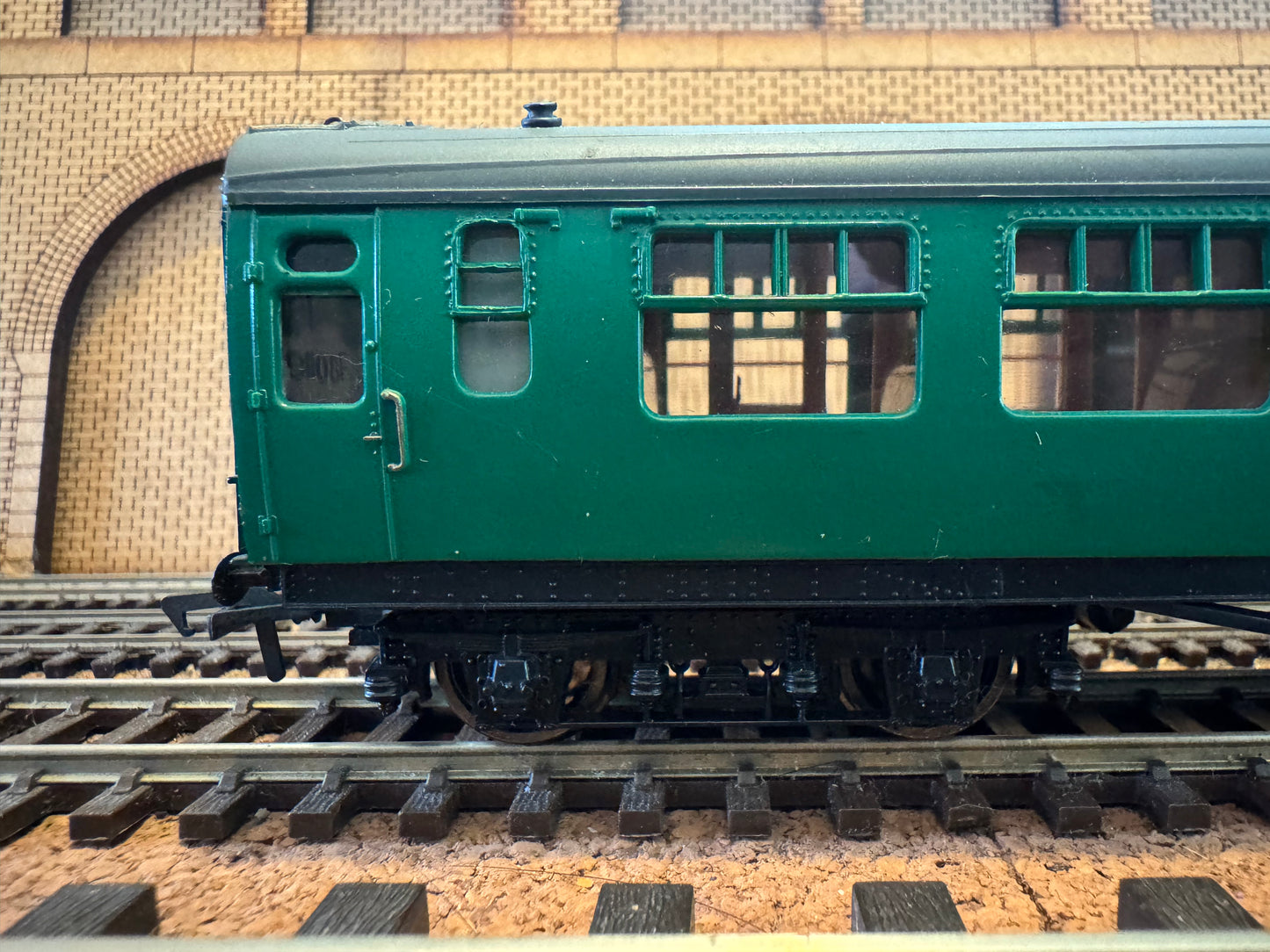 Bachmann 34-558B (OO) Ex SR, ‘Bulleid’ 63ft Corridor Composite No.S5810S in British Railways Southern Region Green 