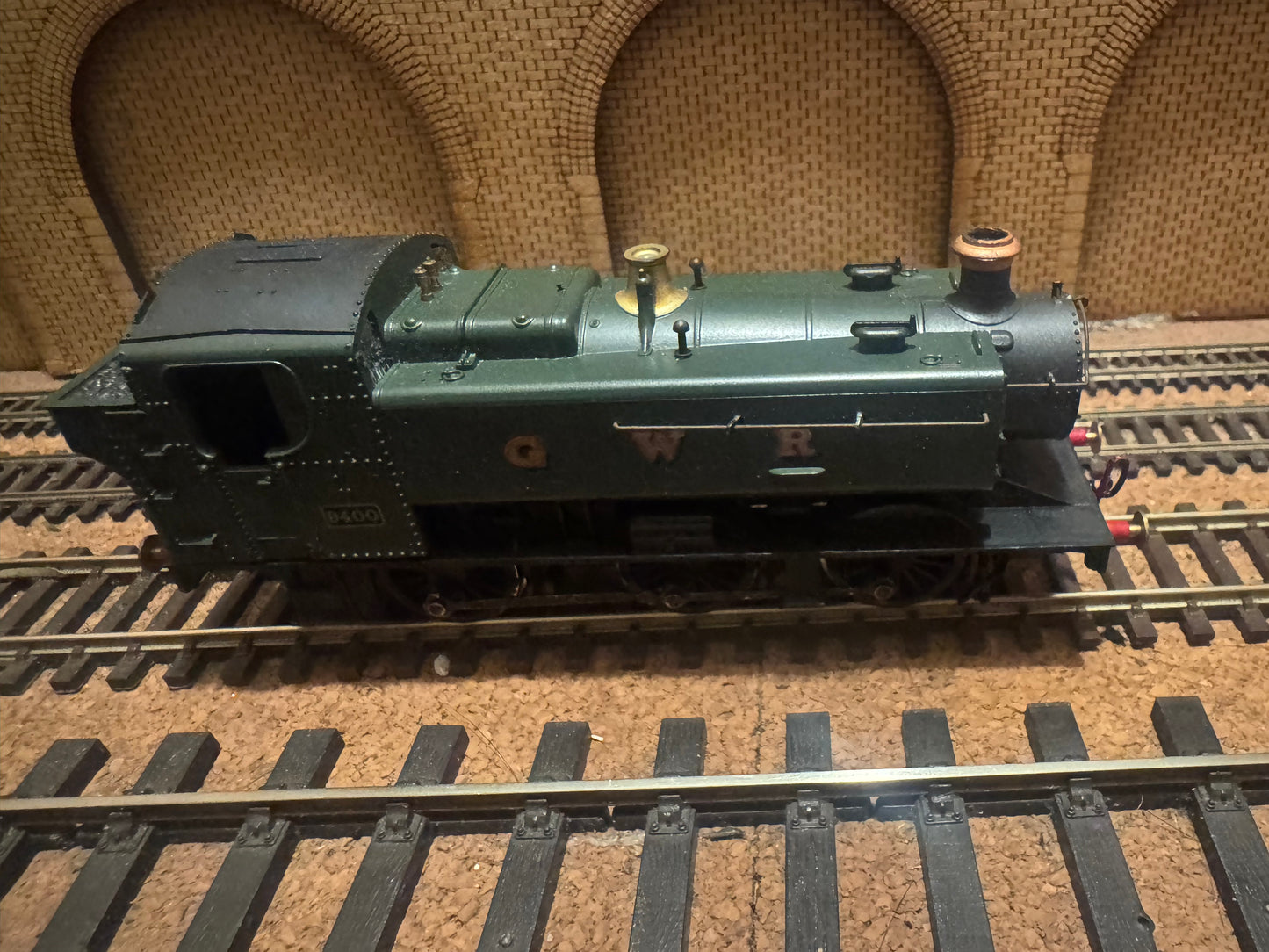 Lima / Mainline (OO) Great Western Railway ‘Hawksworth’ 94xx No.9400 in GWR Unlined Green. 
