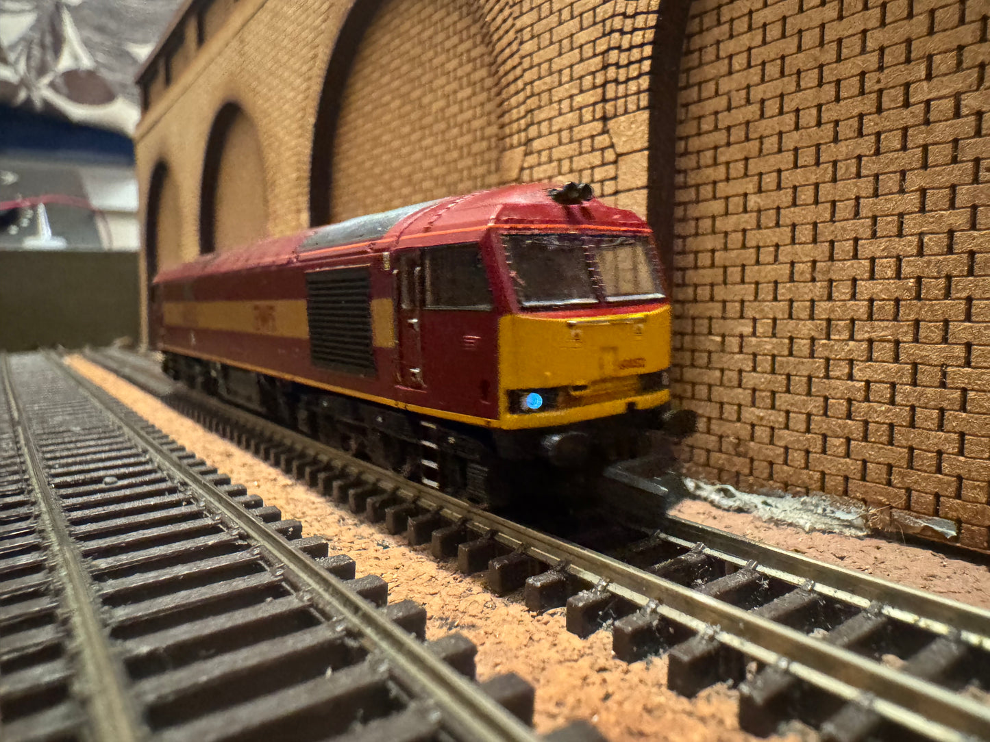 Graham Farish 371-350 (N Gauge) Ex BR Class 60, No.60052 “Glefa Tŵr Tower Colliery” in EWS Livery. 
