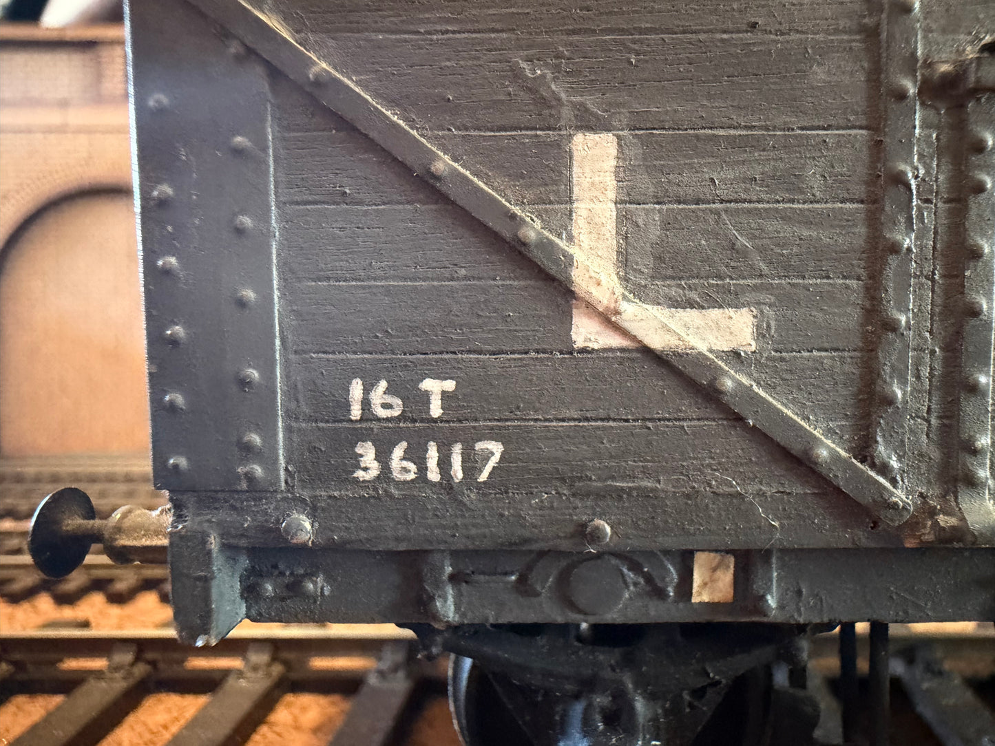 Scratch Built (O Gauge) London Midland & Scottish Railway 16T Severn Plank Tipper Wagon No.36117 in LMS Grey 